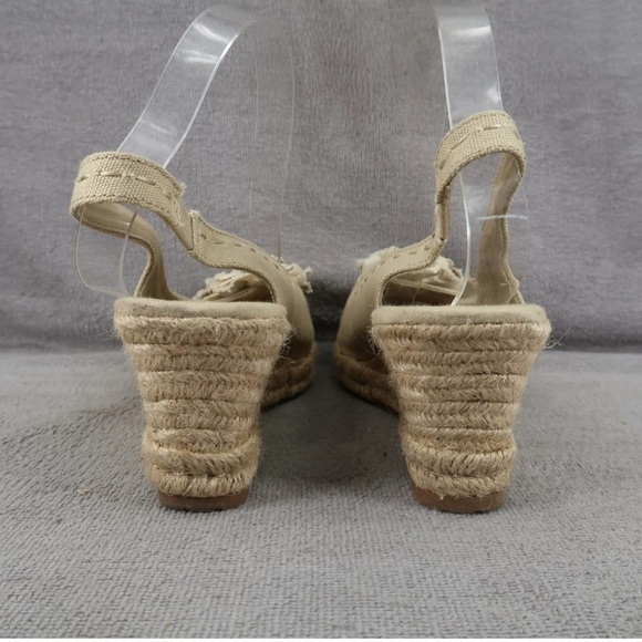 Natralizer. Tan Espadrilles with Floral Detail - Picture 3 of 10